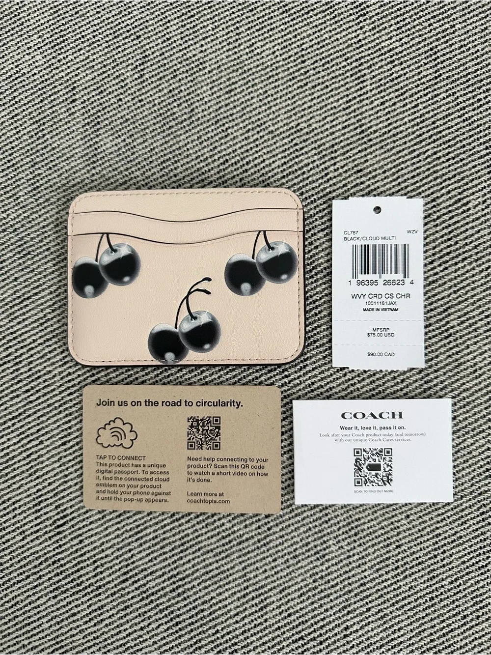 NWT COACH Wavy Card Case in Coachtopia Leather with Black Cherry Print CL767